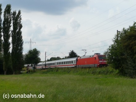 Die 101-074-5 war mit IC 147 wenige Minuten später in entgegengesetzter Richtung unterwegs. Ziel war Berlin Ostbahnhof.